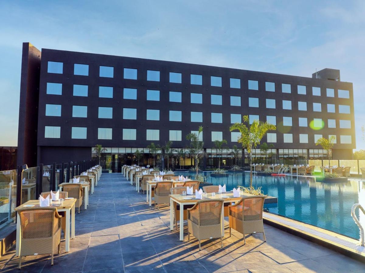 Essentia Luxury Hotel Indore Exterior photo