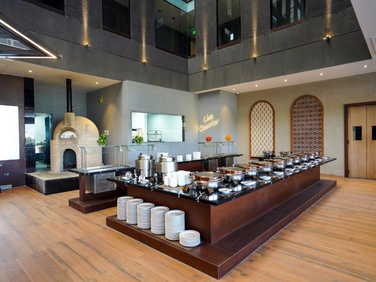 Essentia Luxury Hotel Indore Exterior photo