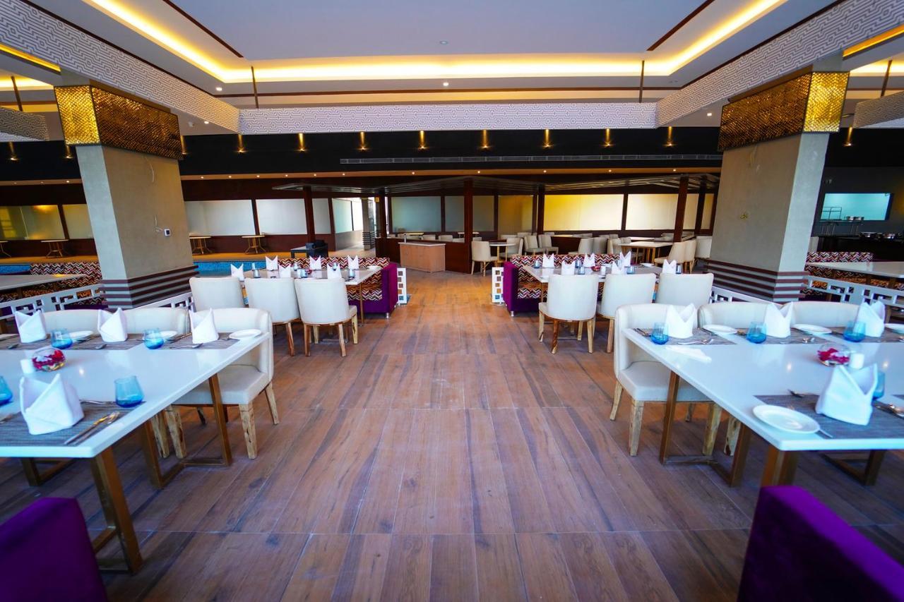 Essentia Luxury Hotel Indore Exterior photo