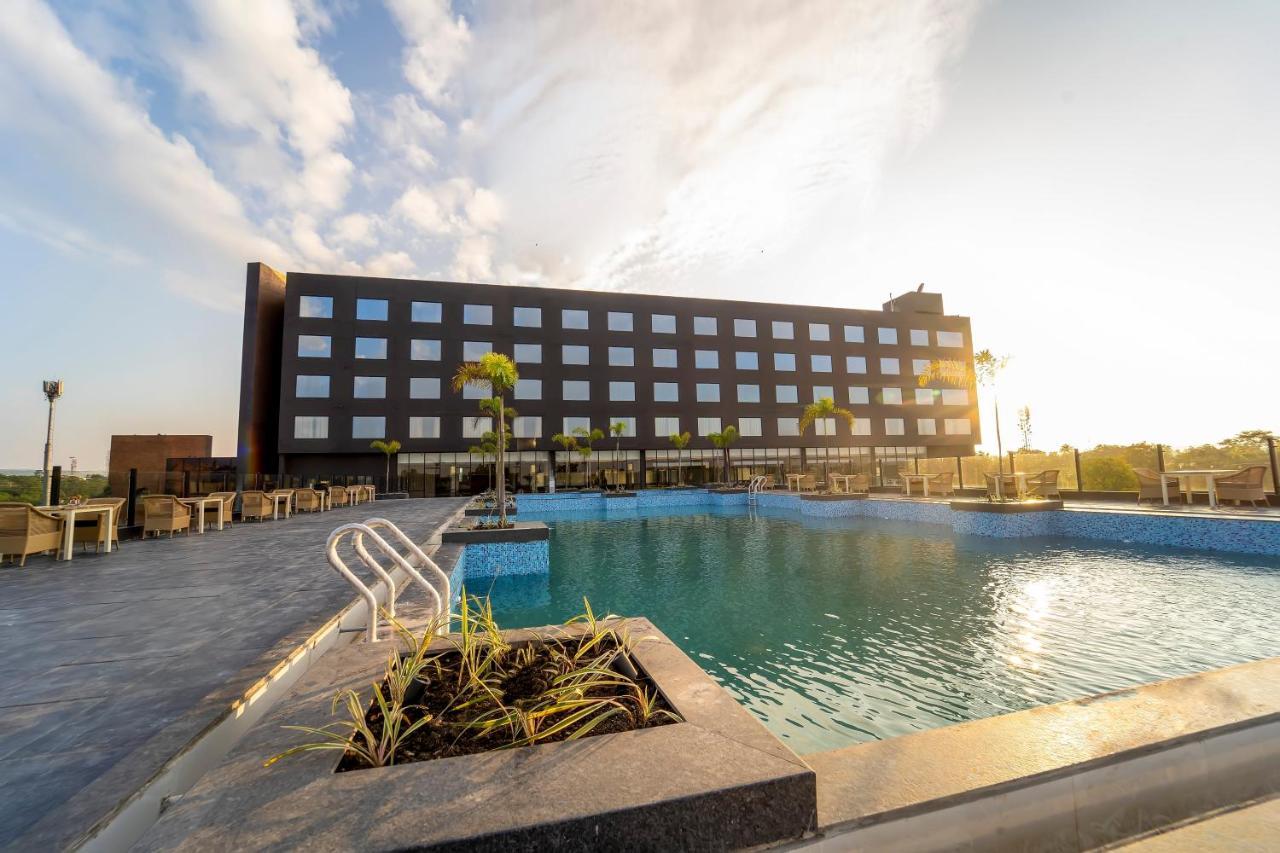 Essentia Luxury Hotel Indore Exterior photo