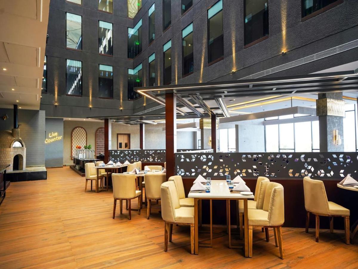 Essentia Luxury Hotel Indore Exterior photo