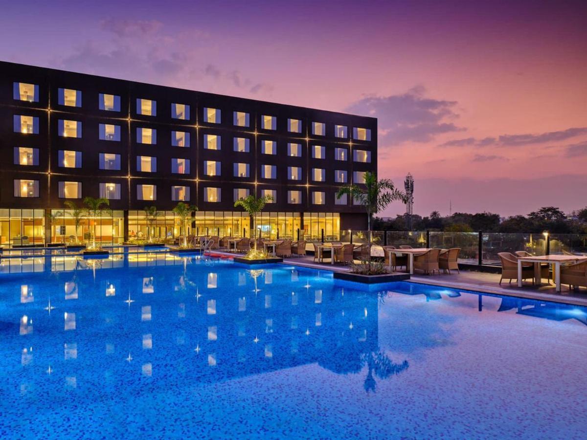 Essentia Luxury Hotel Indore Exterior photo