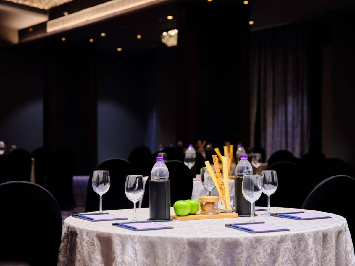 Essentia Luxury Hotel Indore Exterior photo