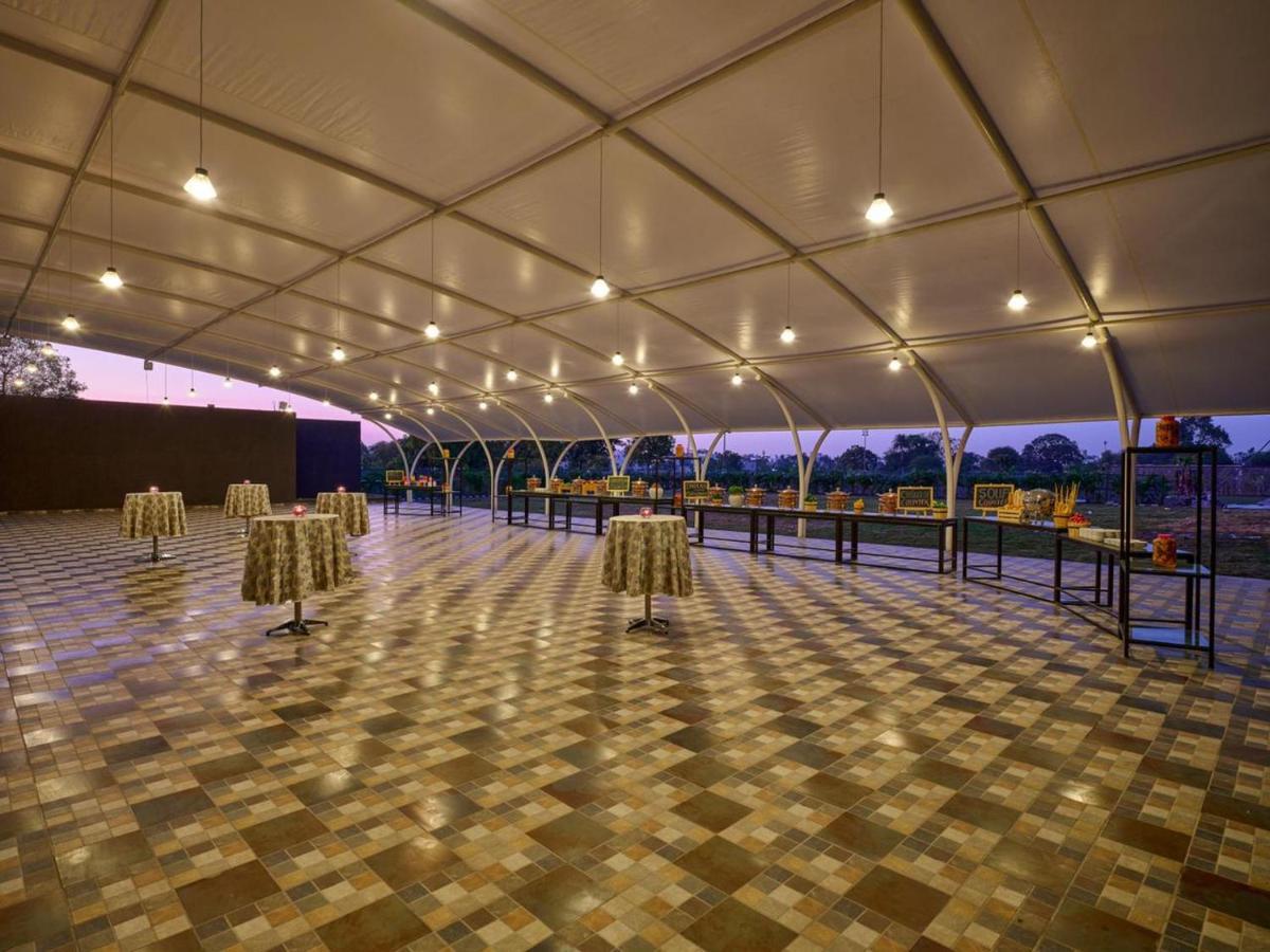 Essentia Luxury Hotel Indore Exterior photo