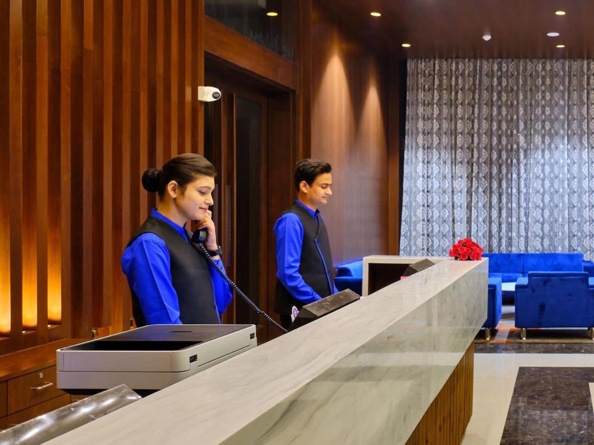 Essentia Luxury Hotel Indore Exterior photo